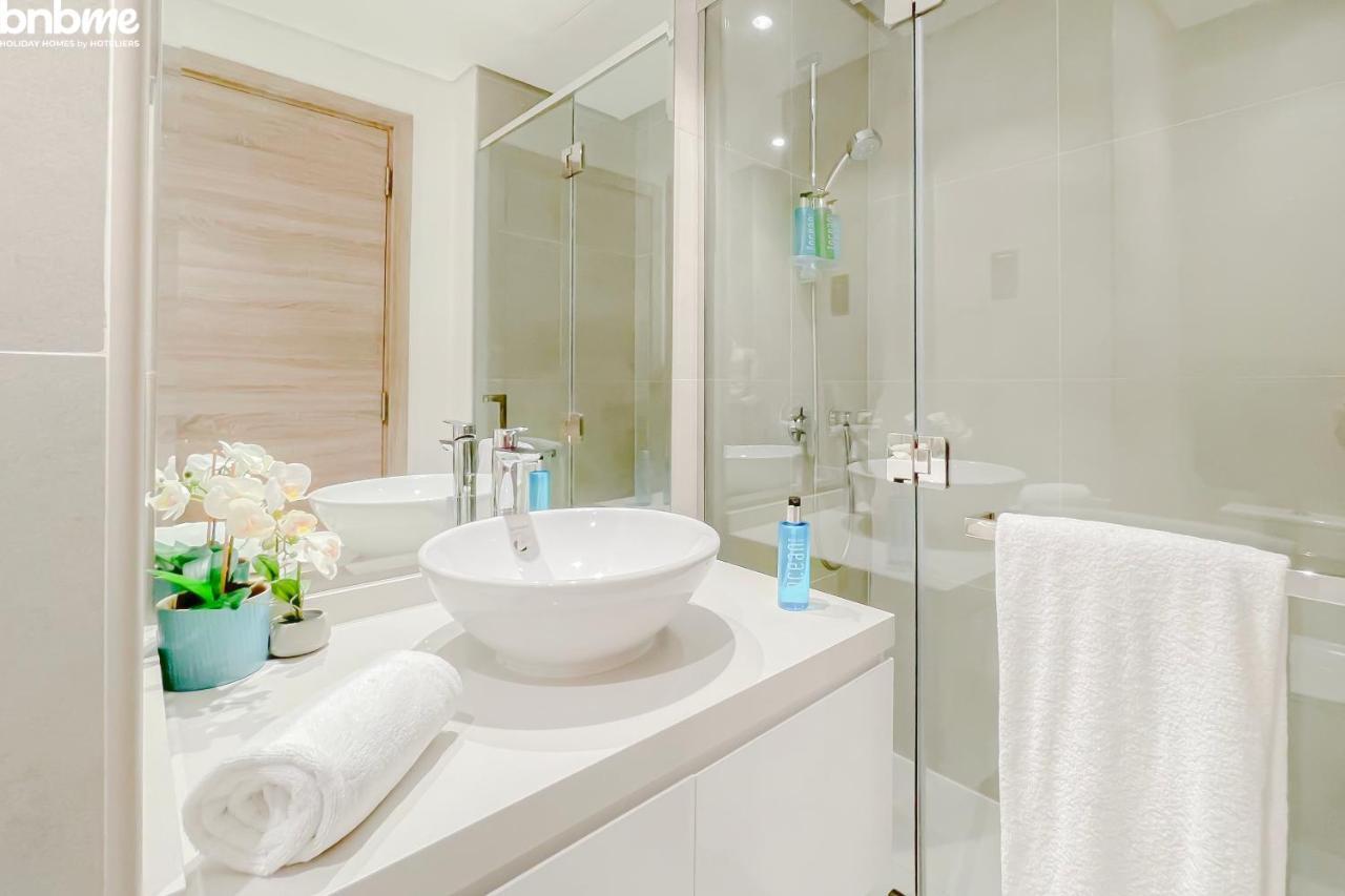 Bnbmehomes - Beautiful Lake View Studio Near Marina - 1504 Dubai Buitenkant foto