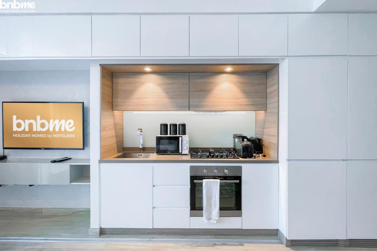 Bnbmehomes - Beautiful Lake View Studio Near Marina - 1504 Dubai Buitenkant foto