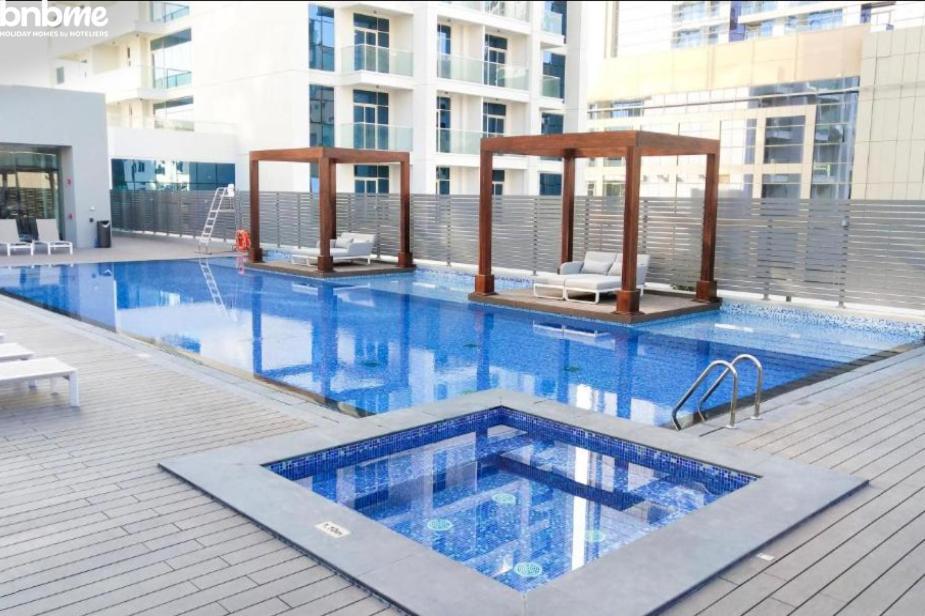 Bnbmehomes - Beautiful Lake View Studio Near Marina - 1504 Dubai Buitenkant foto