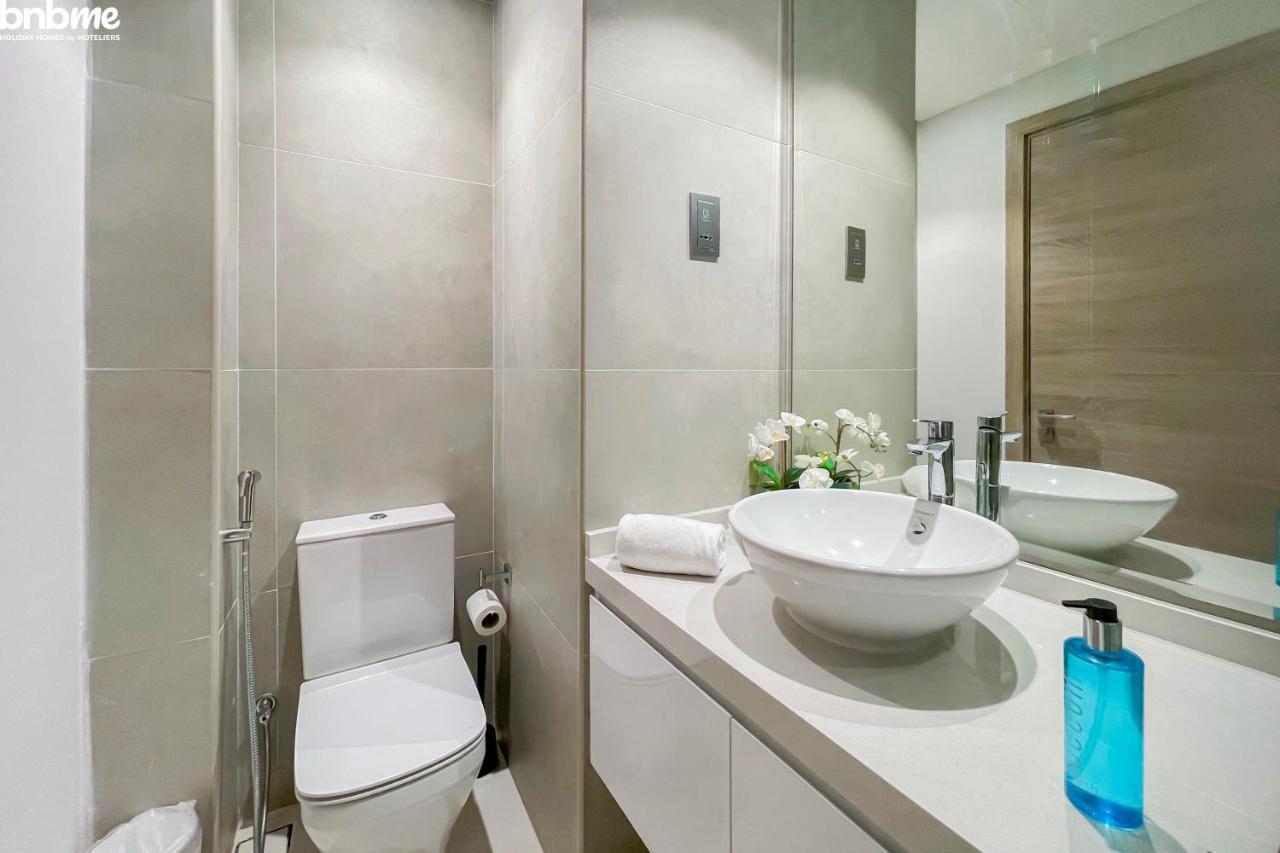 Bnbmehomes - Beautiful Lake View Studio Near Marina - 1504 Dubai Buitenkant foto