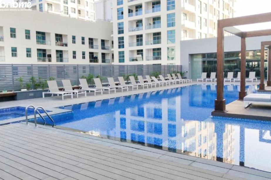 Bnbmehomes - Beautiful Lake View Studio Near Marina - 1504 Dubai Buitenkant foto